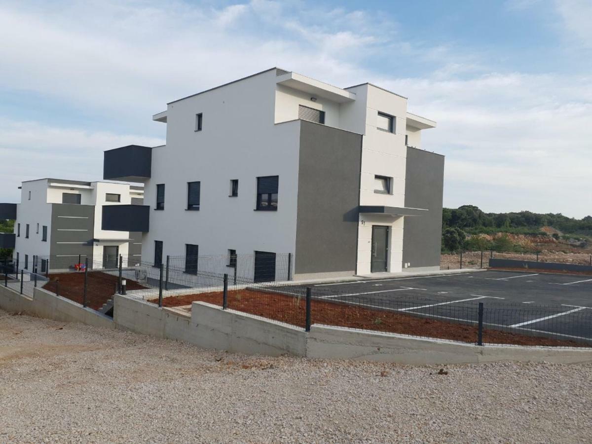 Black&White 2 Krk Town Exterior foto
