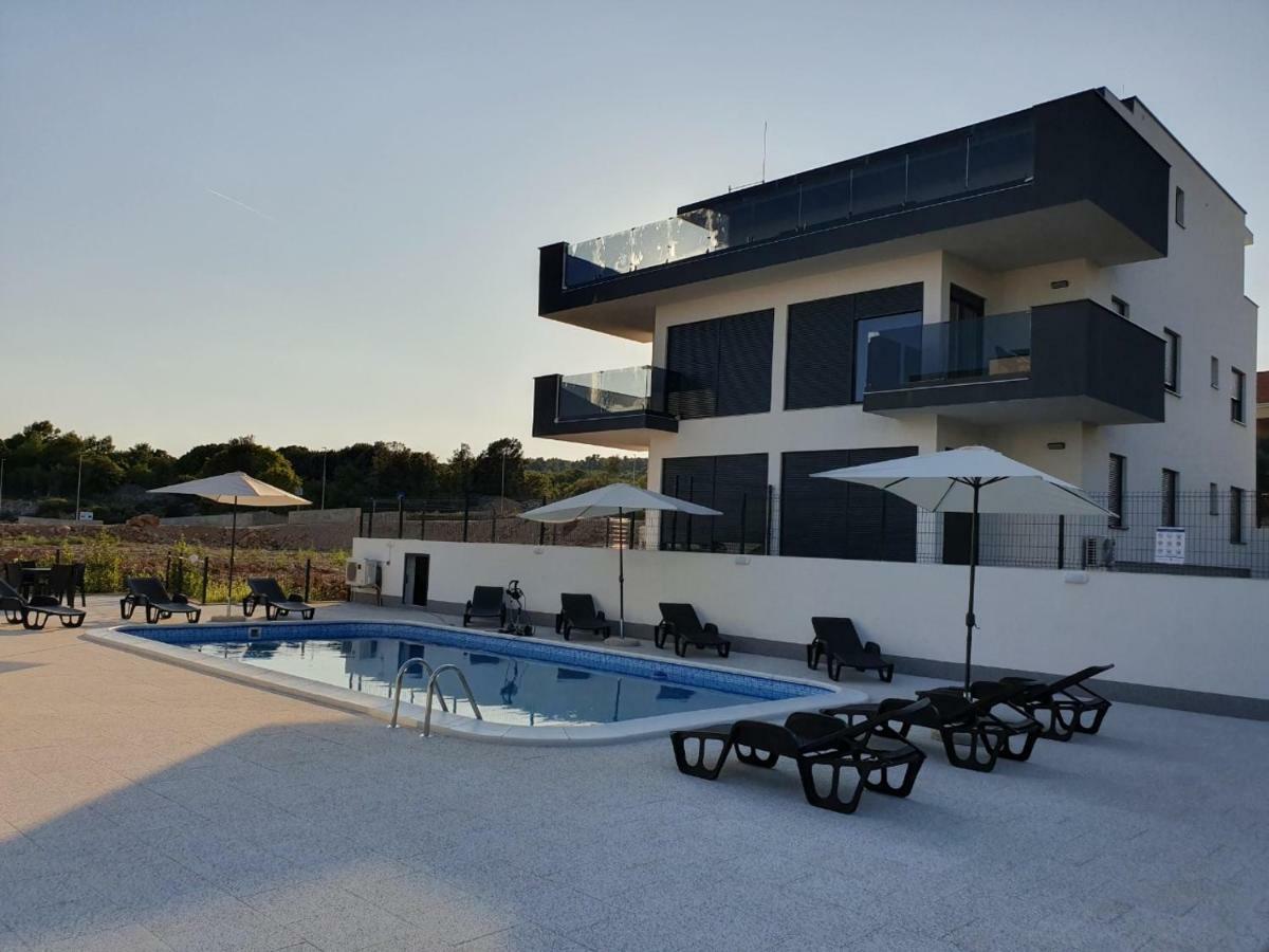Black&White 2 Krk Town Exterior foto